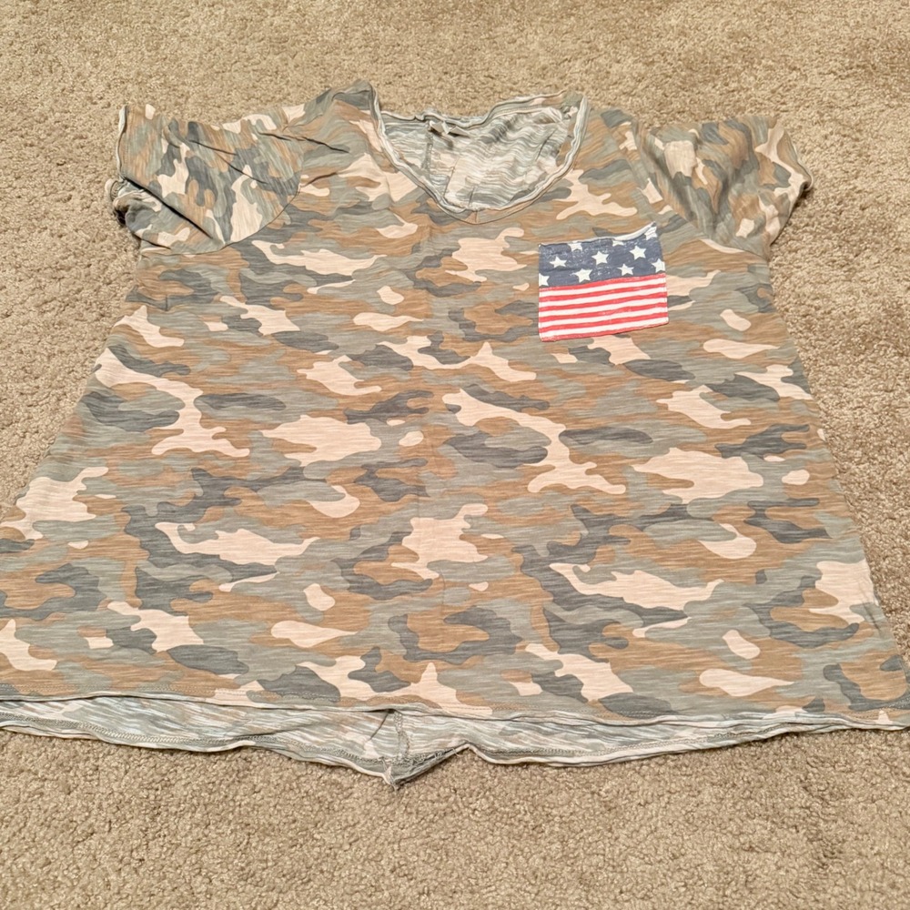 Cato Womens Camo V-Neck T-Shirt American Flag Pocket Plus Size 18/20W
